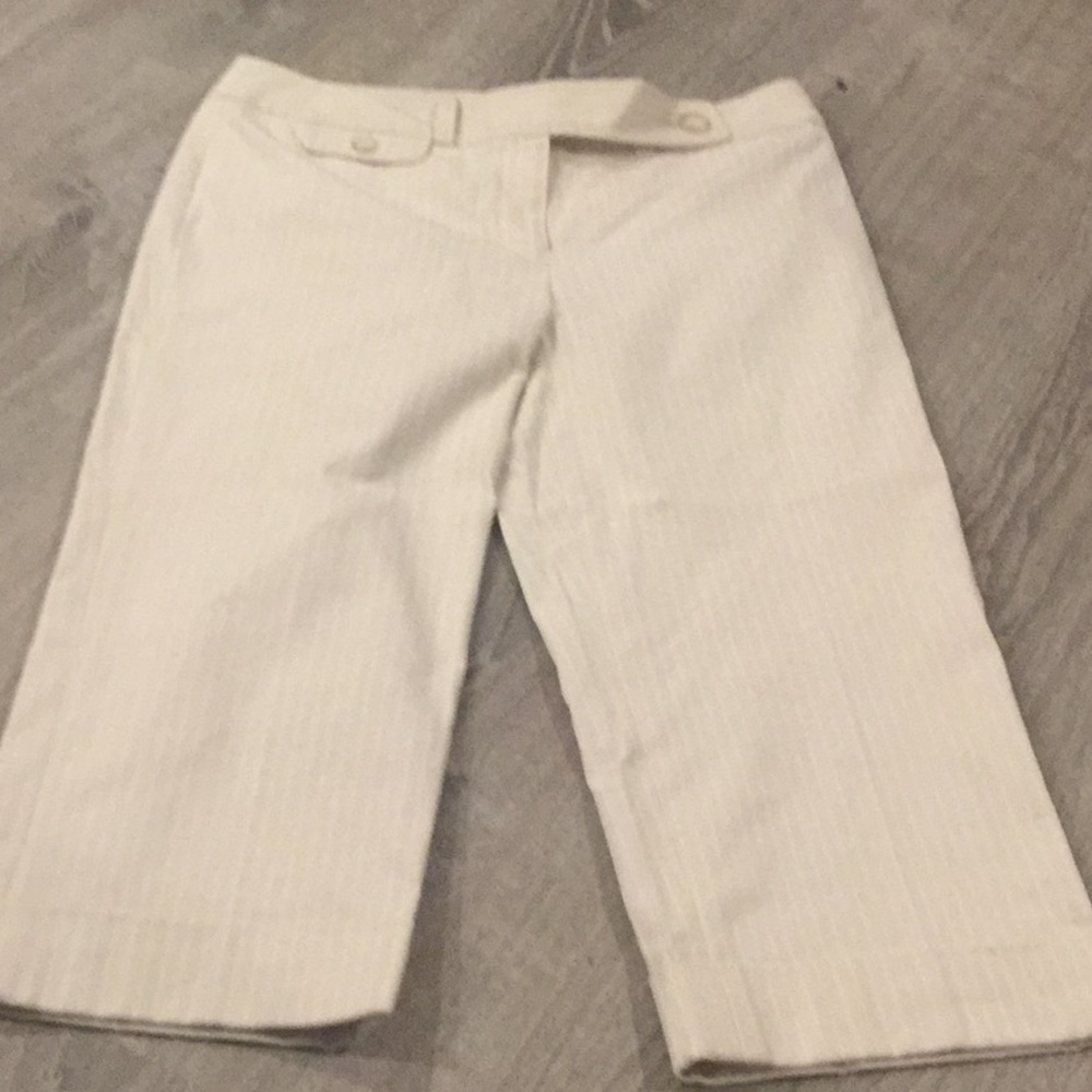 💥 Ann Taylor~~NWT~~Capri~Tan & White 💥